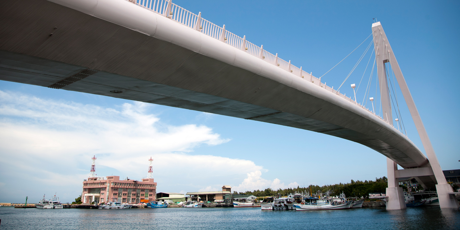 Danshui Escape: Sunsets, Seafood, and Historic Eats at Fisherman's Wharf in Taiwan